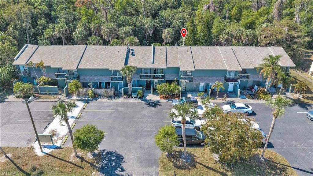 PINEWOOD VILLAS - Residential