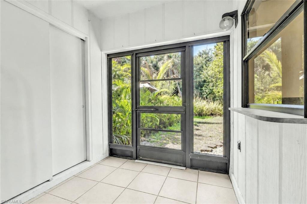 PINEWOOD VILLAS - Residential