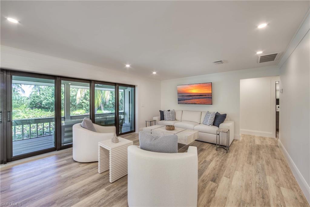 BEACH HOMES - Residential