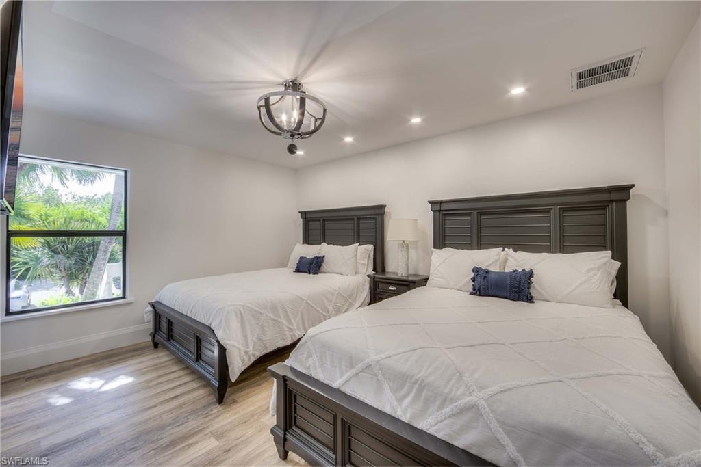 BEACH HOMES - Residential