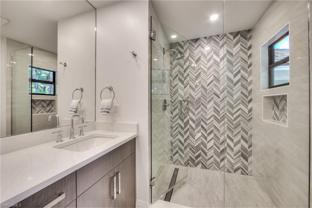 BEACH HOMES - Residential