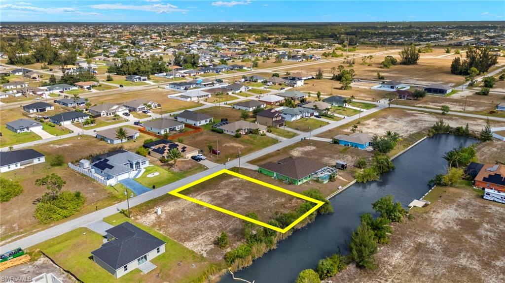 CAPE CORAL - Land