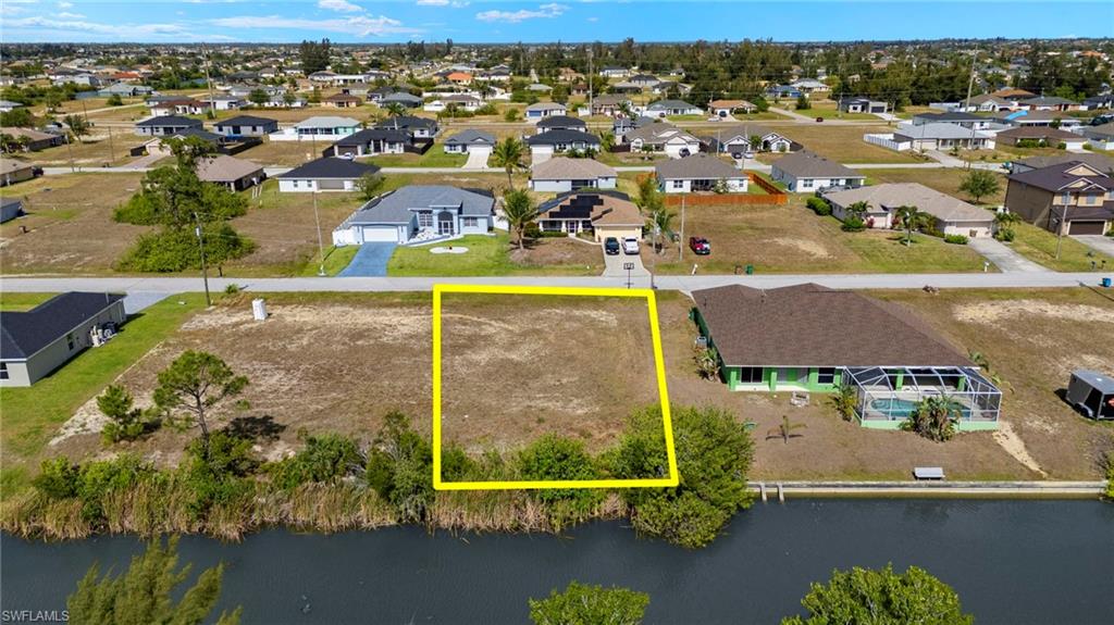 CAPE CORAL - Land