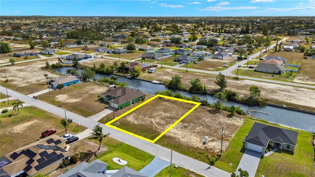 CAPE CORAL - Land