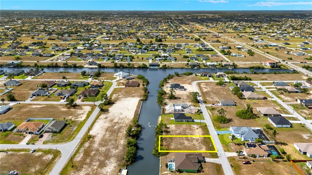 CAPE CORAL - Land