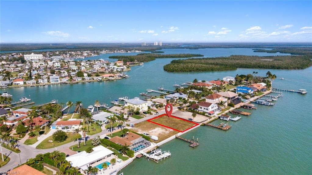 ISLES OF CAPRI - Land