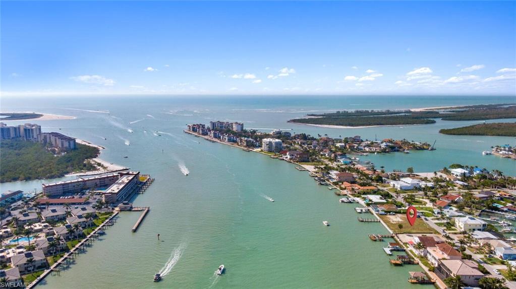 ISLES OF CAPRI - Land