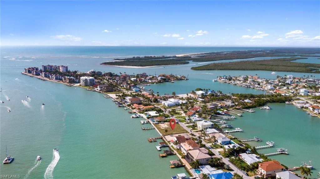 ISLES OF CAPRI - Land