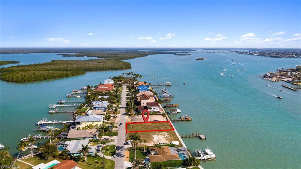 ISLES OF CAPRI - Land