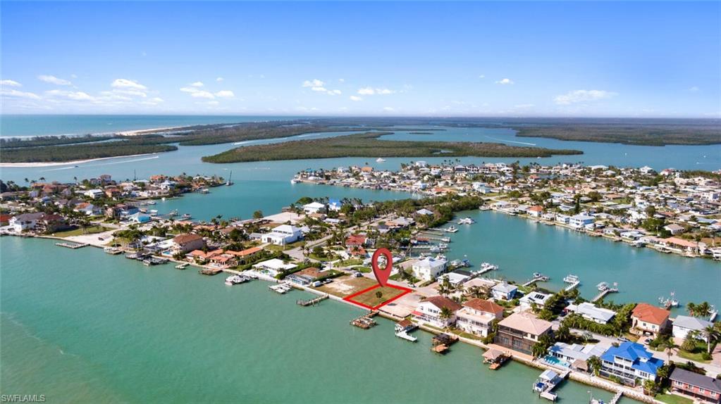 ISLES OF CAPRI - Land