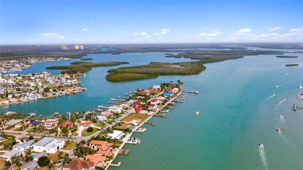 ISLES OF CAPRI - Land