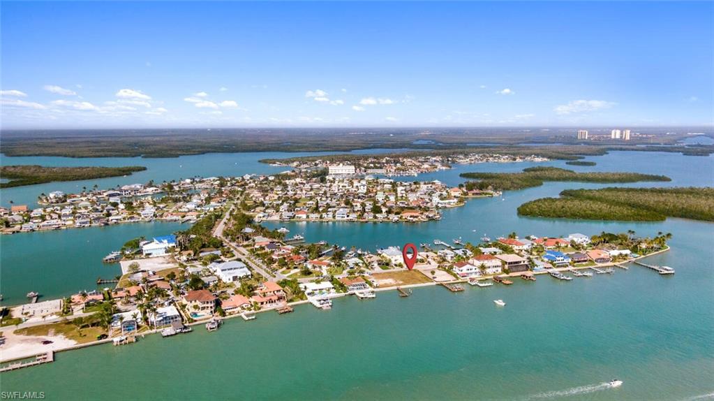 ISLES OF CAPRI - Land