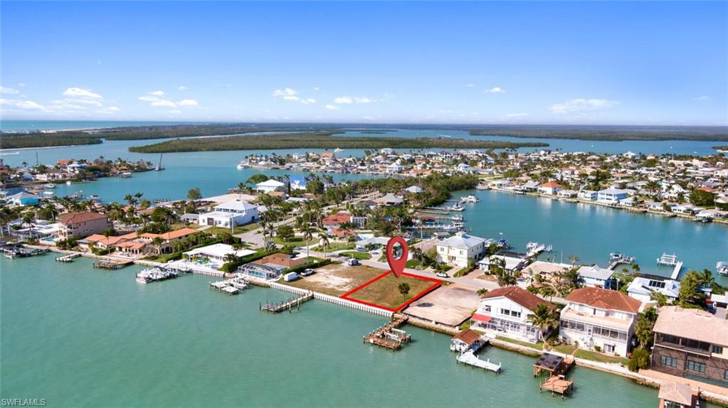 ISLES OF CAPRI - Land