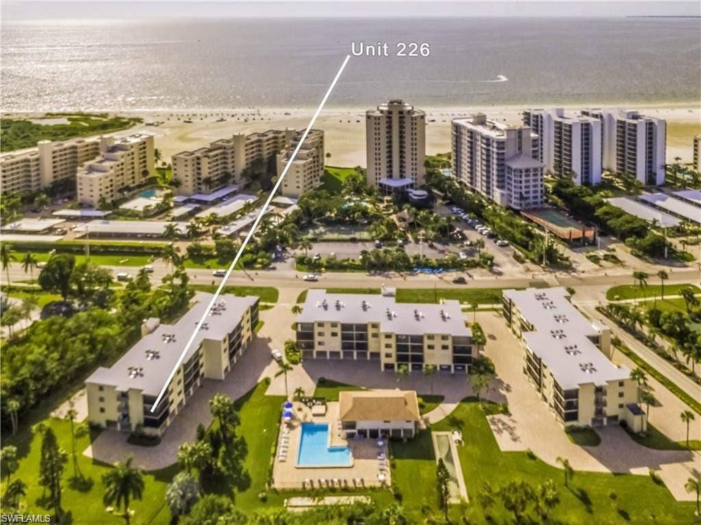 FAIRVIEW ISLES CONDO - Residential