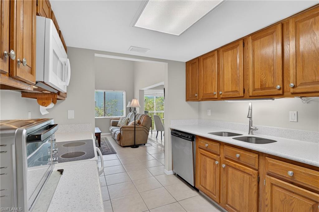 CAMELOT AT KINGS LAKE - Residential