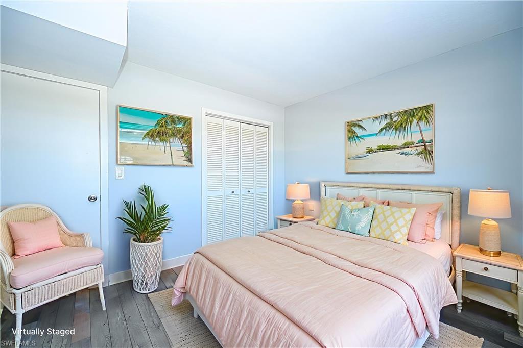 COUNTRY CLUB MANOR - Residential