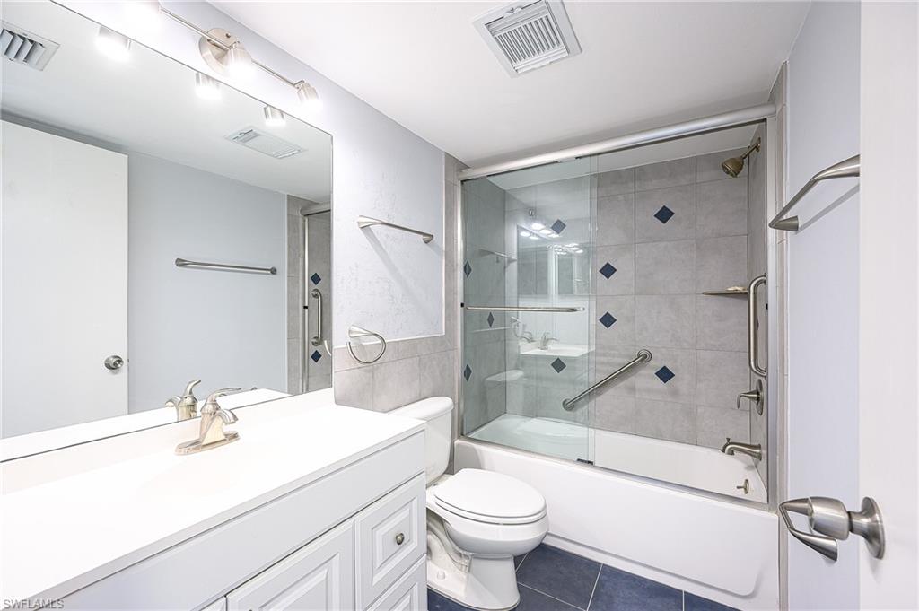 COUNTRY CLUB MANOR - Residential