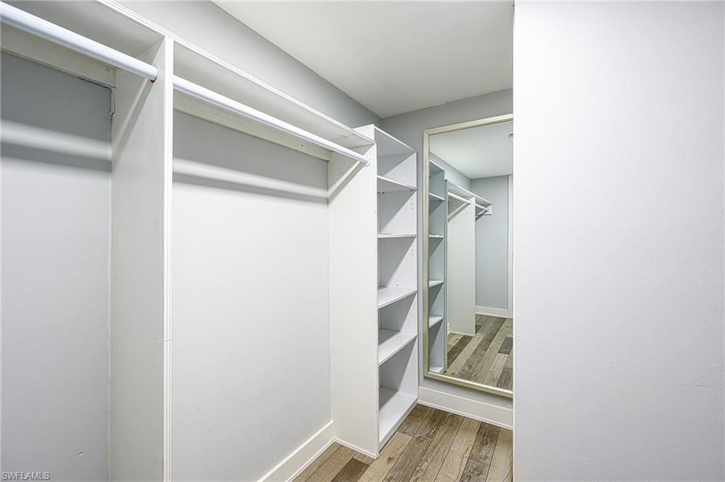 COUNTRY CLUB MANOR - Residential