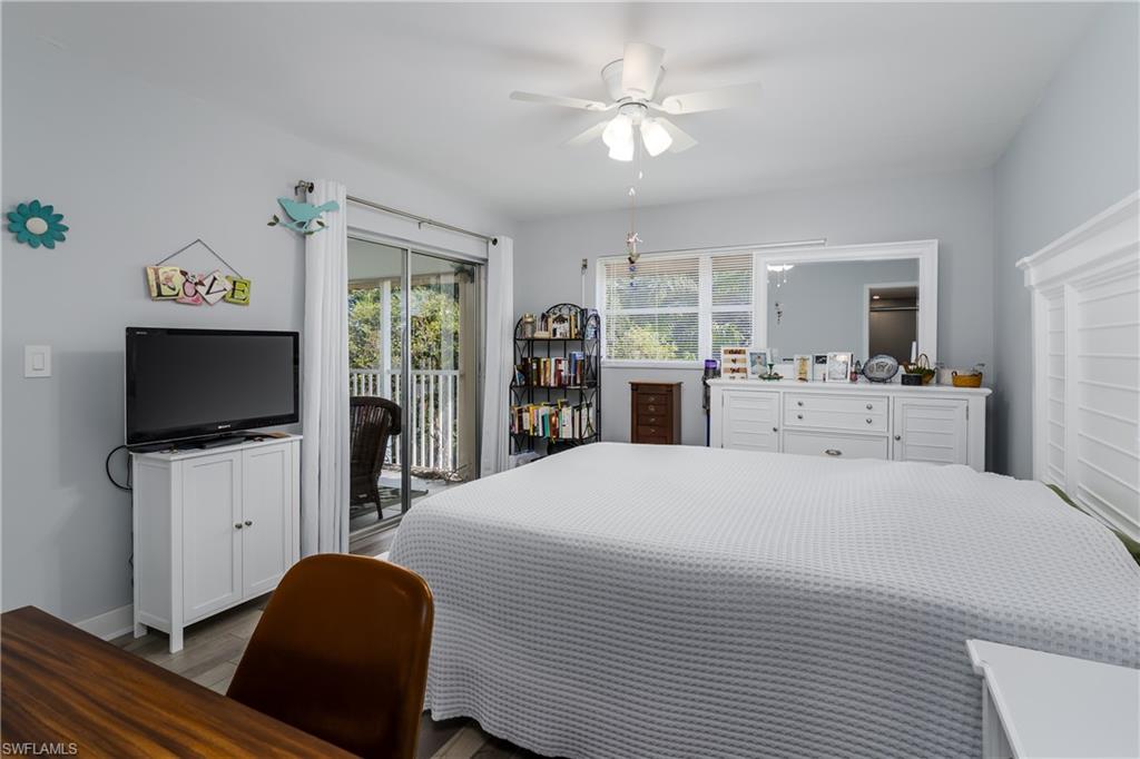 COUNTRY CLUB MANOR - Residential