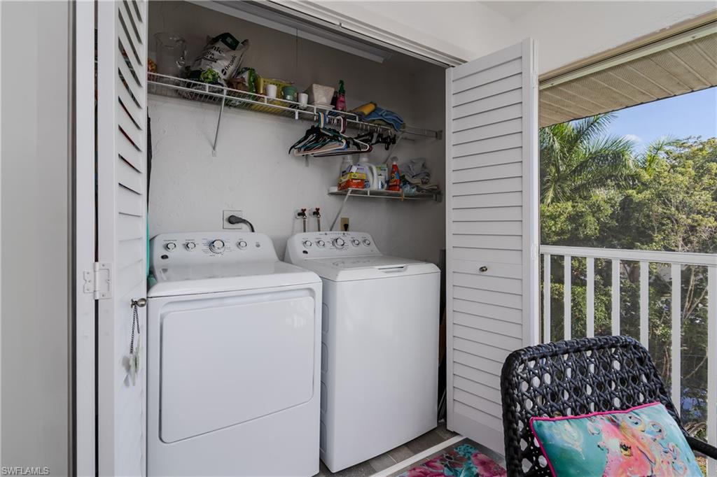 COUNTRY CLUB MANOR - Residential