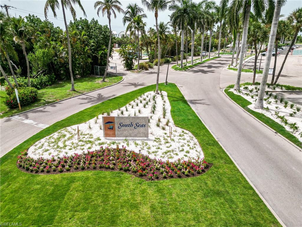 BAYSIDE VILLAS - Residential