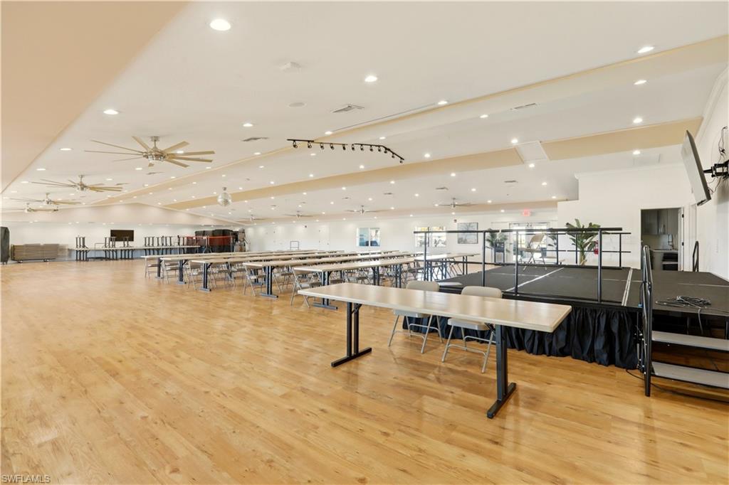 SUNSET - Residential Lease