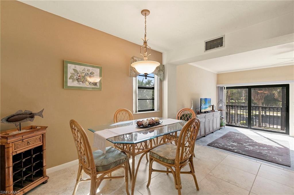 TOWN HOUSE SQUARE - Residential