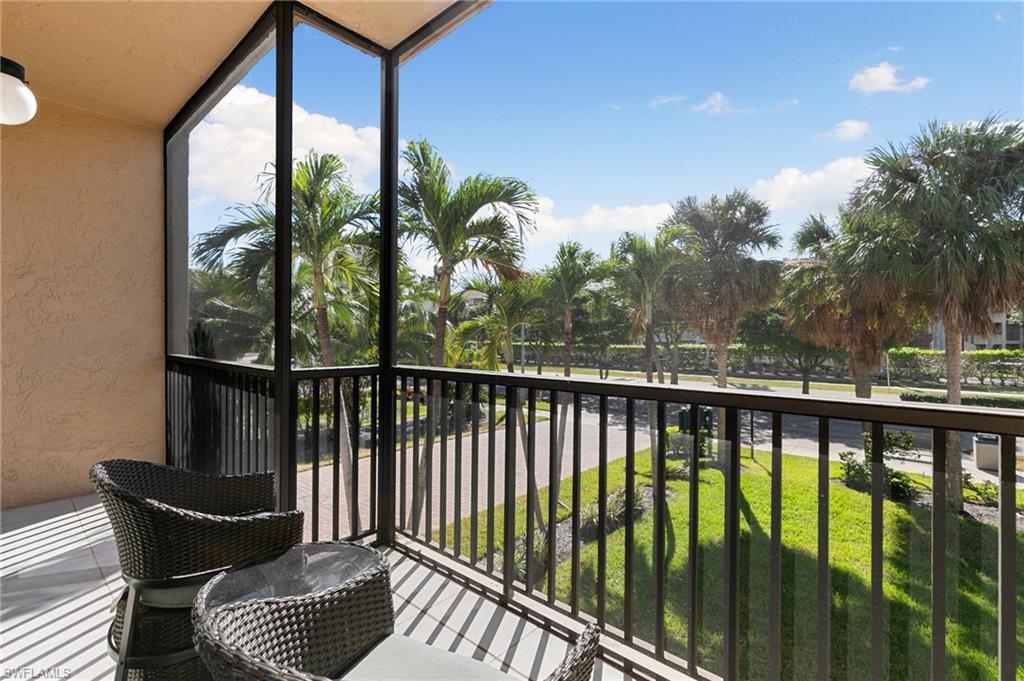 TOWN HOUSE SQUARE - Residential