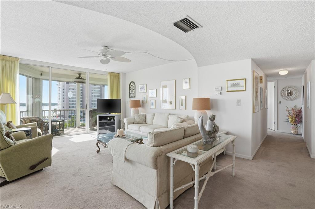 MARINA TOWERS & YACHT CLUB - Residential