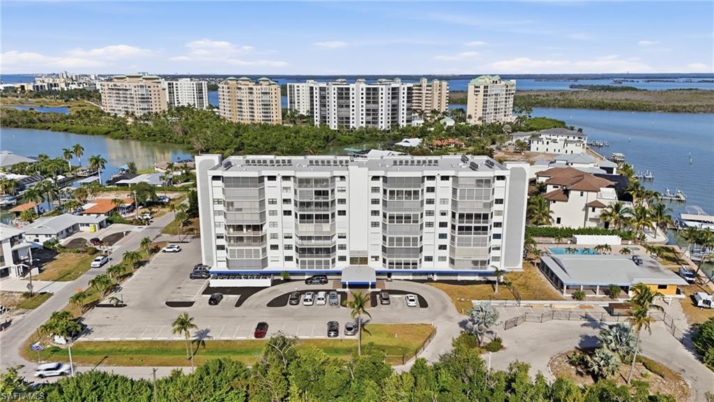 MARINA TOWERS & YACHT CLUB - Residential