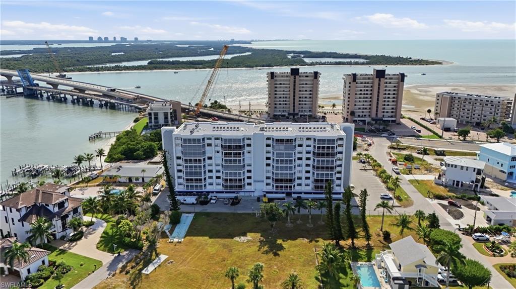 MARINA TOWERS & YACHT CLUB - Residential