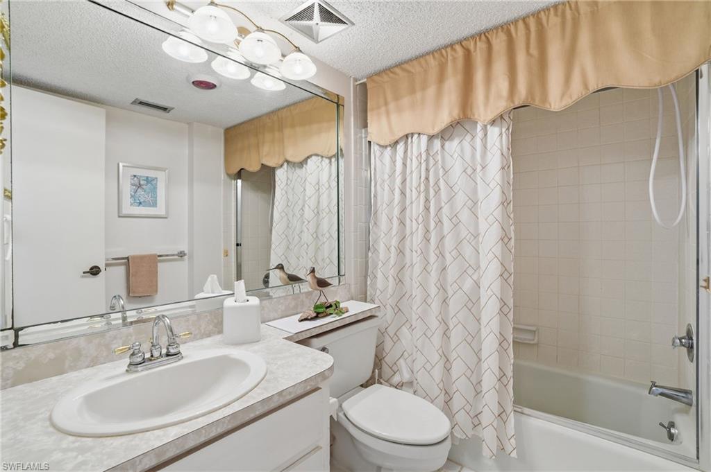 MARINA TOWERS & YACHT CLUB - Residential