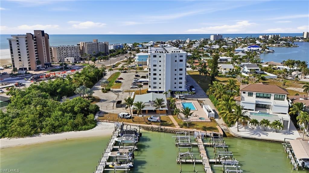 MARINA TOWERS & YACHT CLUB - Residential