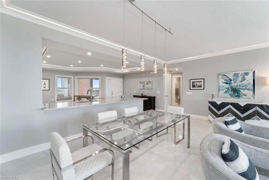 BAREFOOT BEACH CLUB - Residential