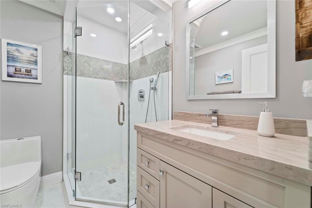 BAREFOOT BEACH CLUB - Residential