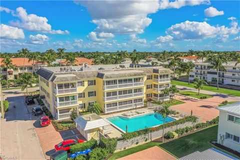 A home in NAPLES