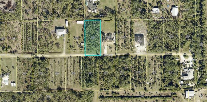 Nice--1/2 acre parcel located in the heart of Bokeelia. This 1/2 acre piece checks all the boxes: privacy, low taxes, only a short drive to the local boat ramp, Tarpon Lodge Restaurant and Pineland Marina, which provides fast boating access to Pine Island Sound, Boca Grand Pass and Famous Cabbage Key Island. Best priced lot in the area!!!!