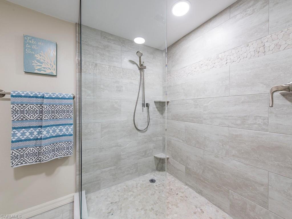 ADMIRALTY POINT - Residential