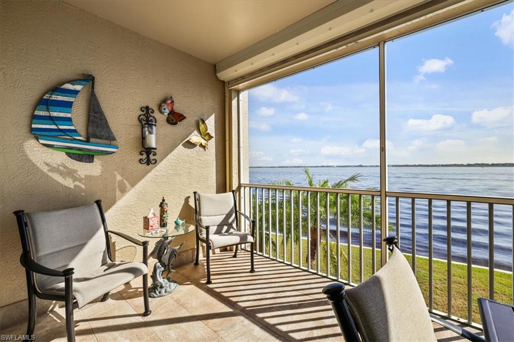 PARADISE POINT - Residential