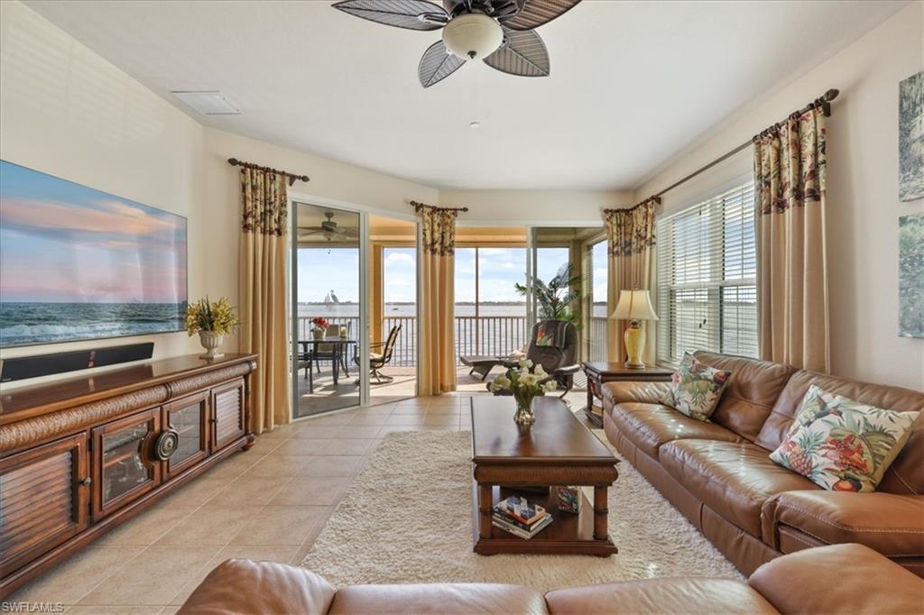 PARADISE POINT - Residential