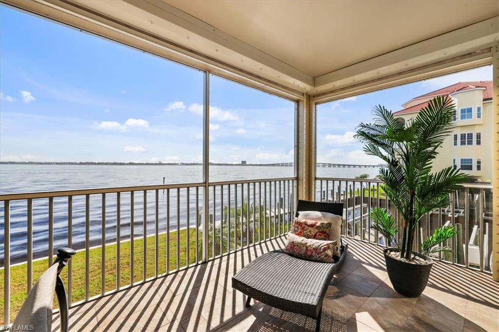 PARADISE POINT - Residential