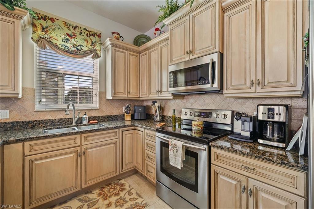 PARADISE POINT - Residential