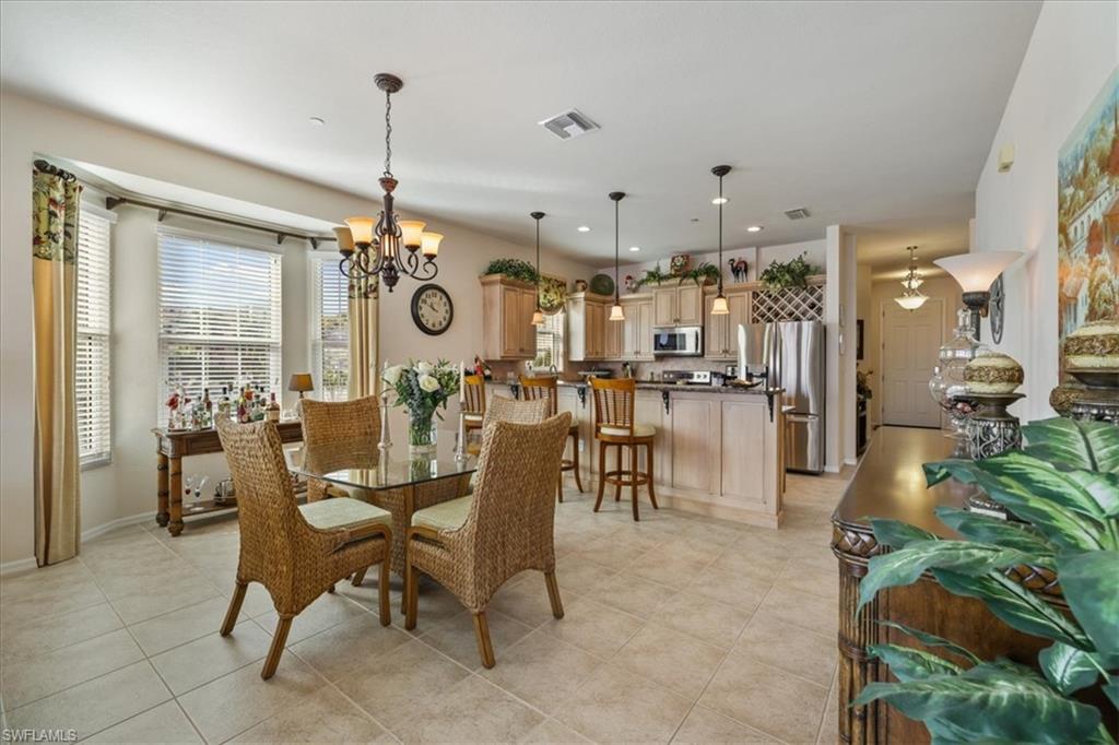 PARADISE POINT - Residential