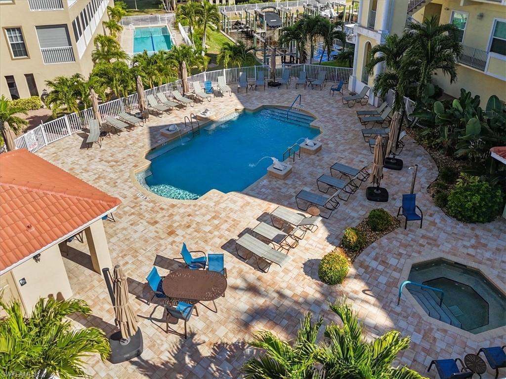 PARADISE POINT - Residential