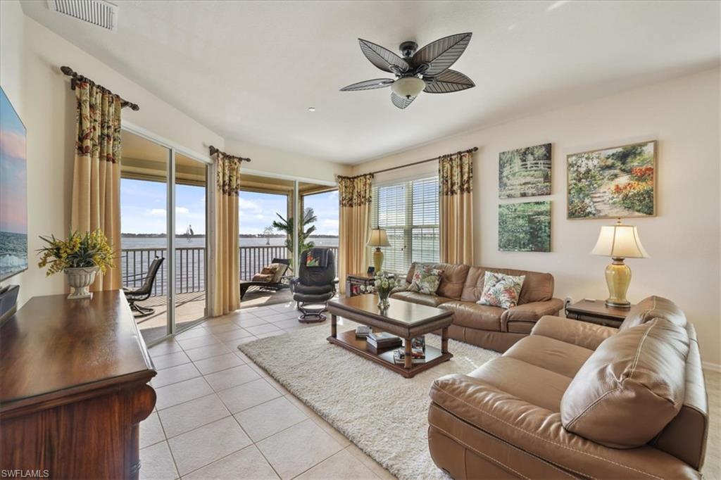 PARADISE POINT - Residential