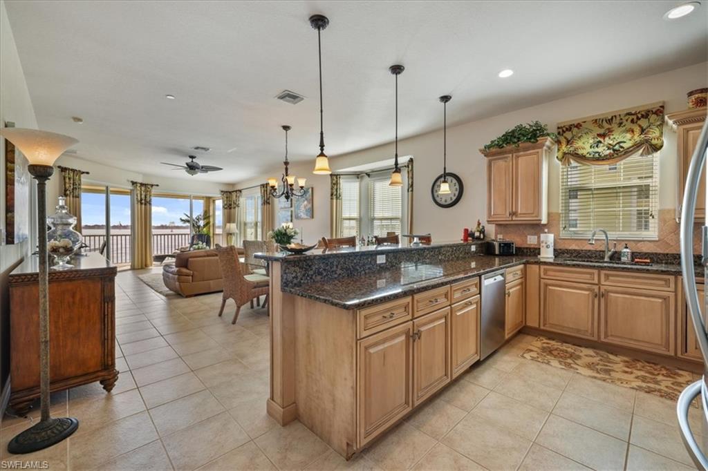 PARADISE POINT - Residential