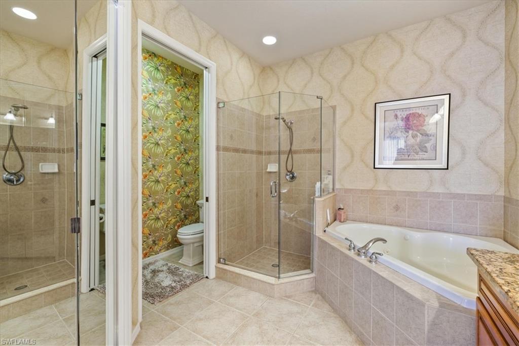 PARADISE POINT - Residential