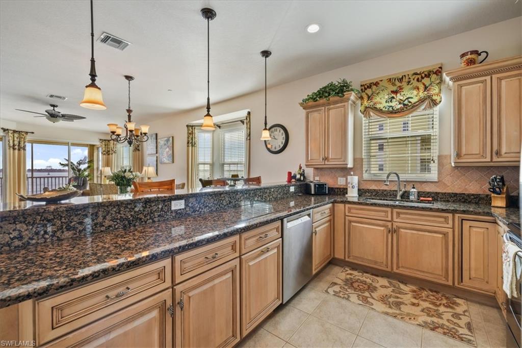 PARADISE POINT - Residential