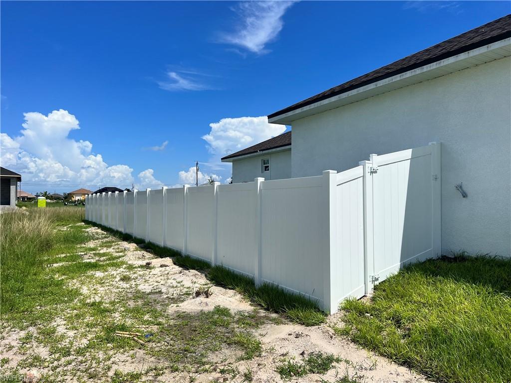 CAPE CORAL - Residential