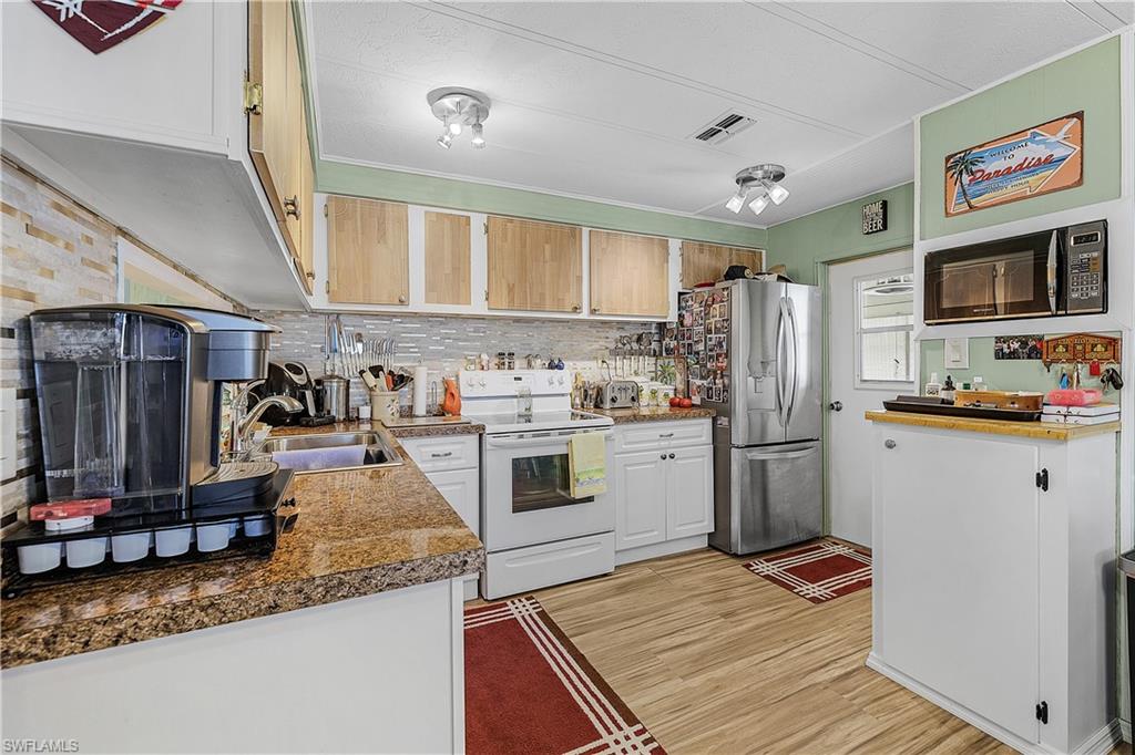 PINE ISLAND COVE - Residential